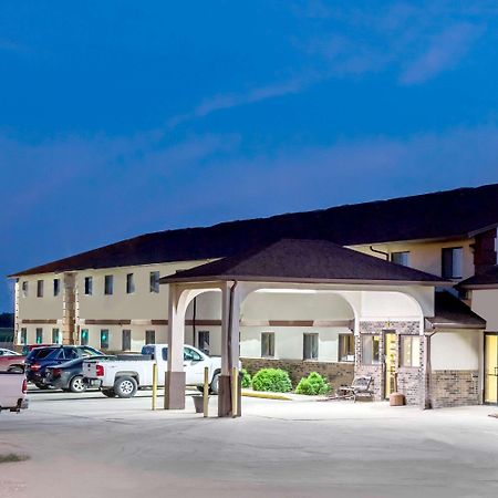 Super 8 By Wyndham Grinnell Ia Exterior foto